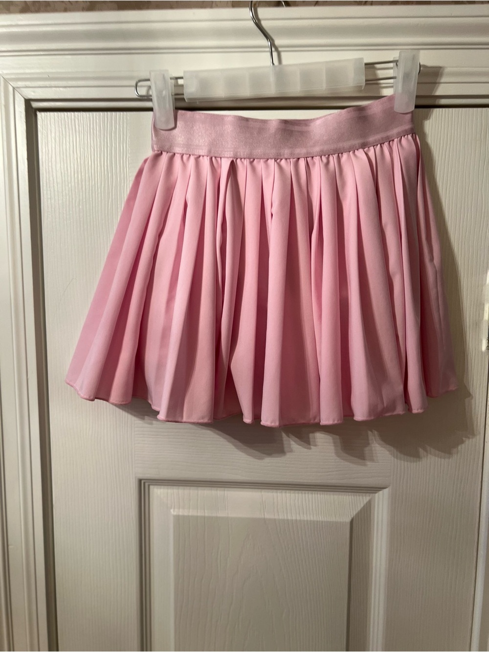 Classic Pink Pleated Mini Skirt